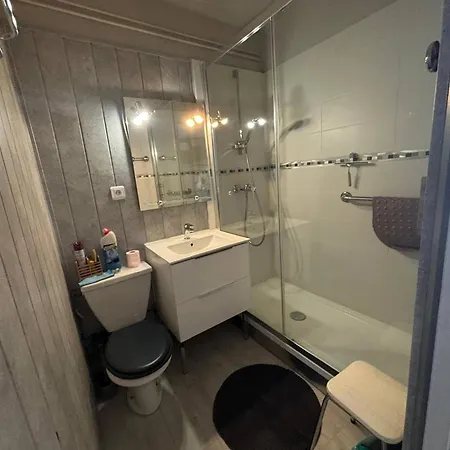 Studio Cabine Fonctionnel Avec Balcon Aux - Fr-1-593-115 דירה